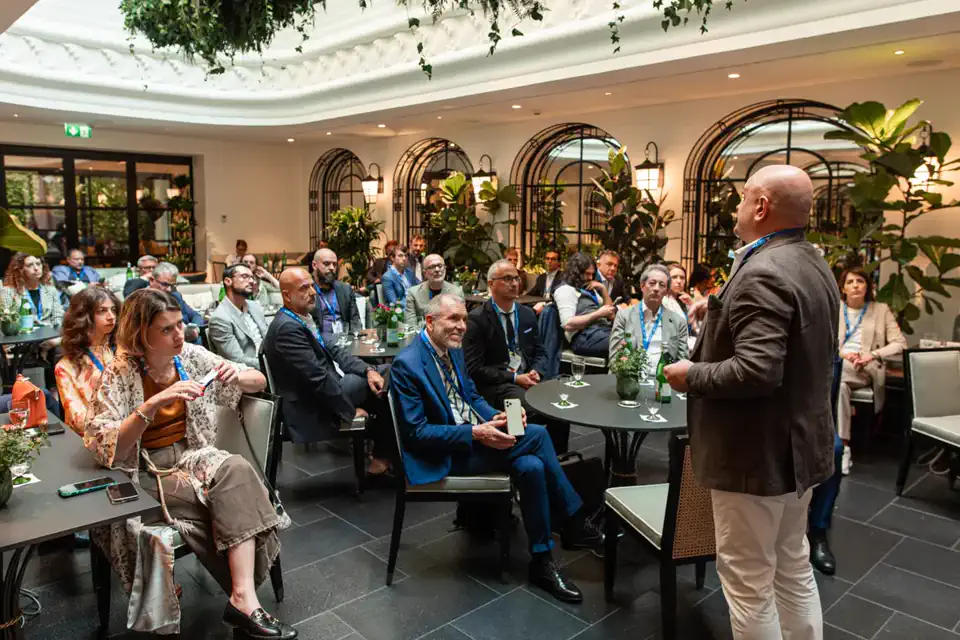 Relatore davanti alla platea HFTP Italia